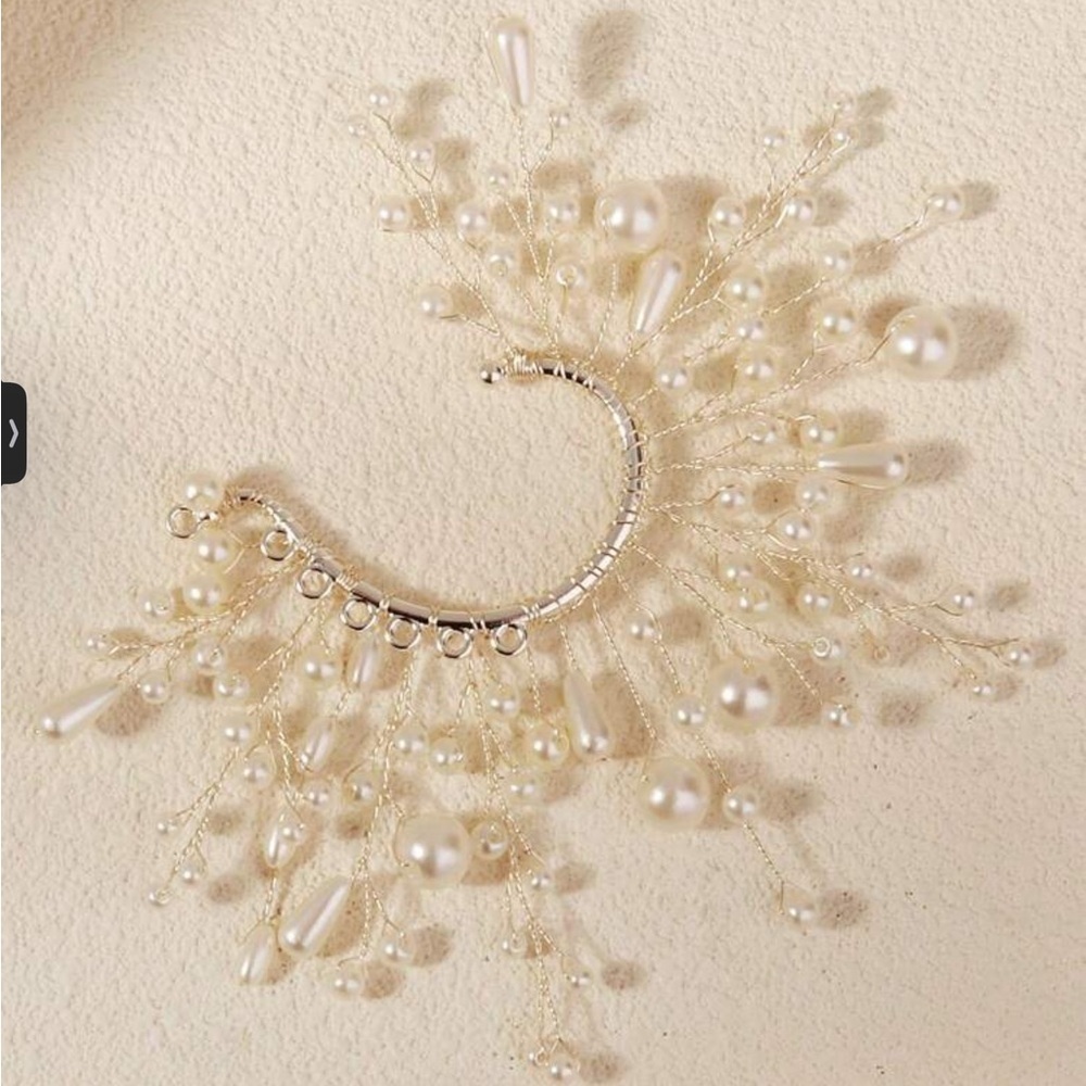 ✨NEW Elegant Pearl and Silver Ear Cuff - Picture 3 of 8